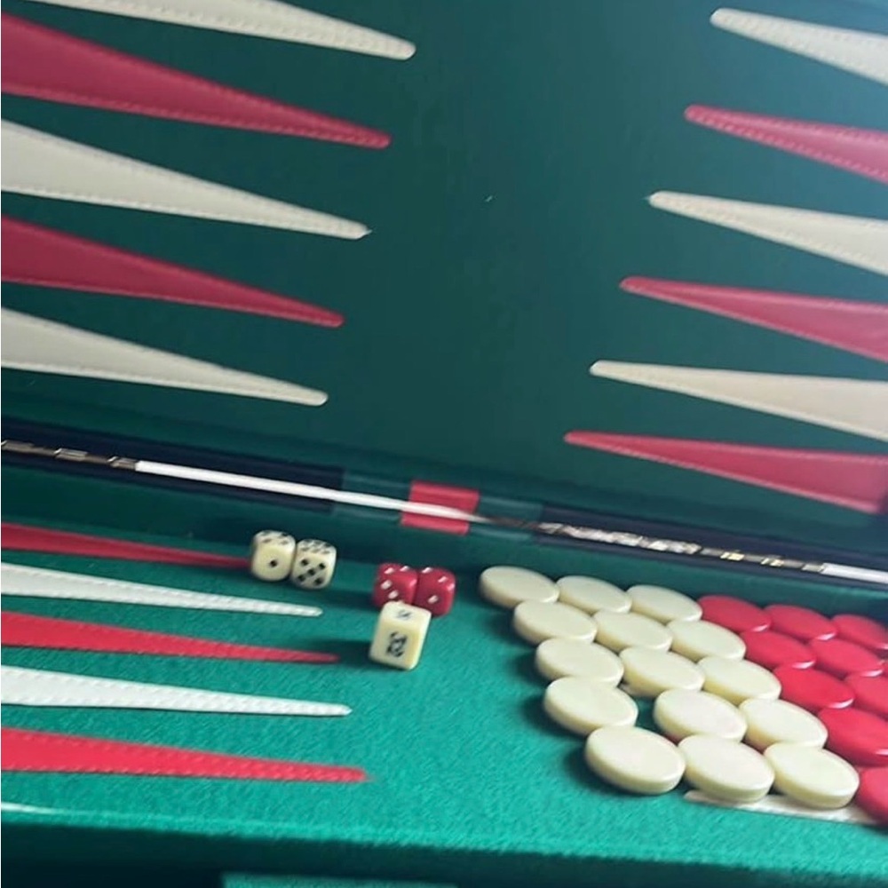 Classic Green Backgammon Set - Picture 3 of 5